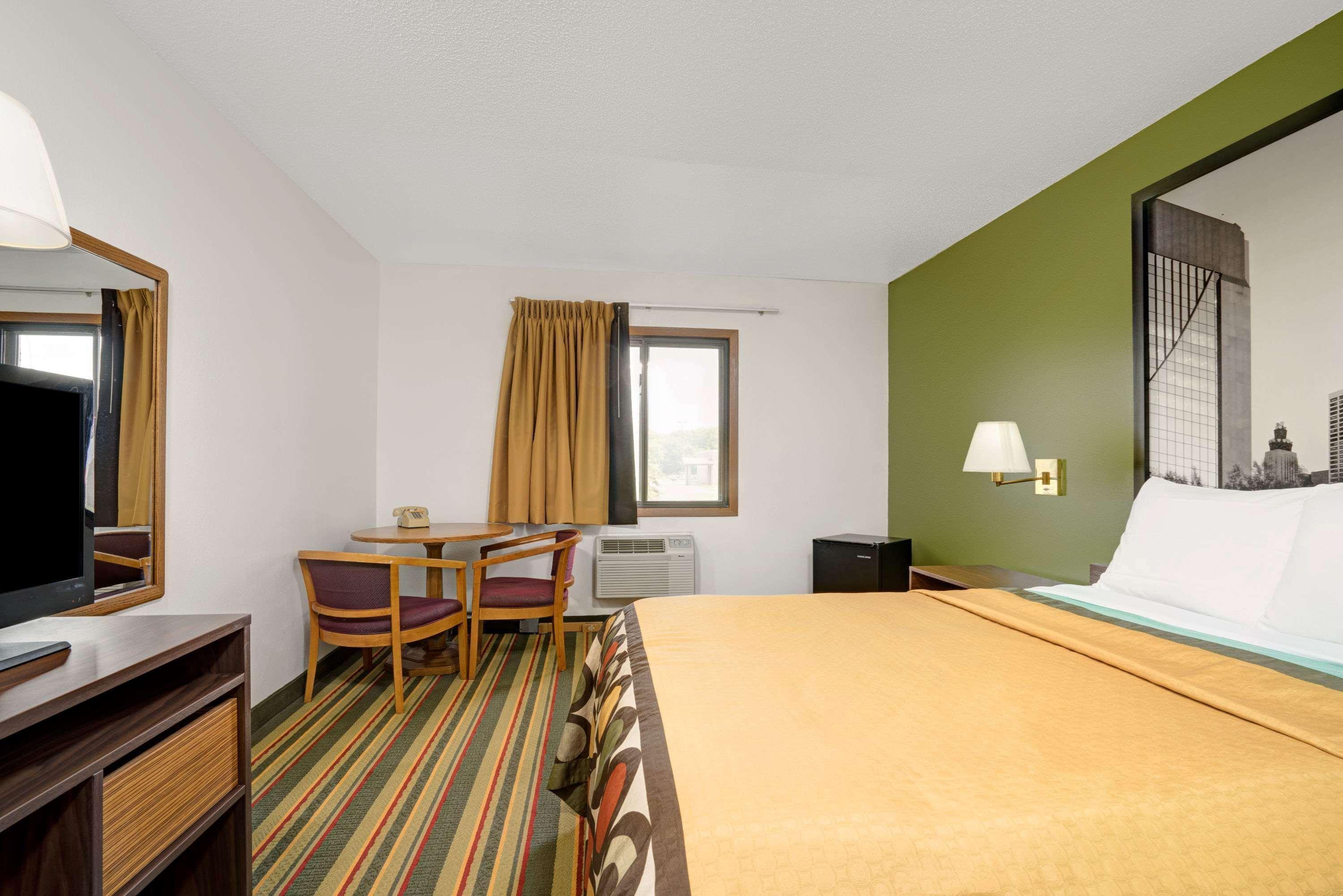 Super 8 By Wyndham Buffalo Exterior foto